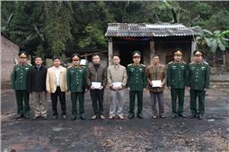 Hỗ trợ 70 triệu đồng cho các gia đình bị hỏa hoạn tại thị trấn Nguyên Bình